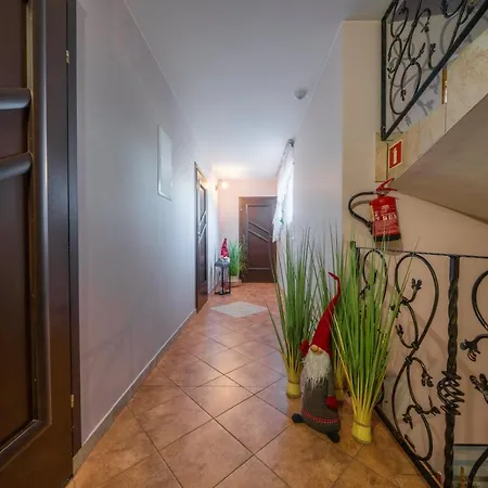 Goscinne U Malgorzaty Jacuzzi & Sauna Alojamento de Acomodação e Pequeno-almoço 3*