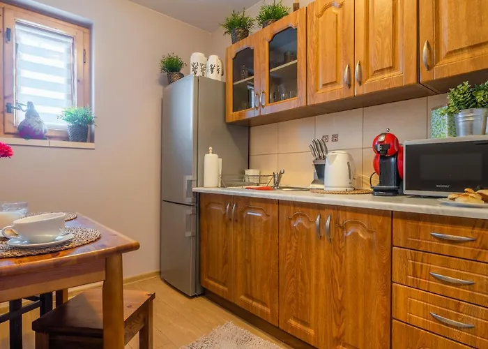 Goscinne U Malgorzaty Jacuzzi & Sauna فندق مبيت وإفطار