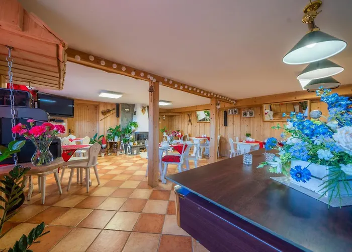 Goscinne U Malgorzaty Jacuzzi & Sauna فندق مبيت وإفطار زاكوباني