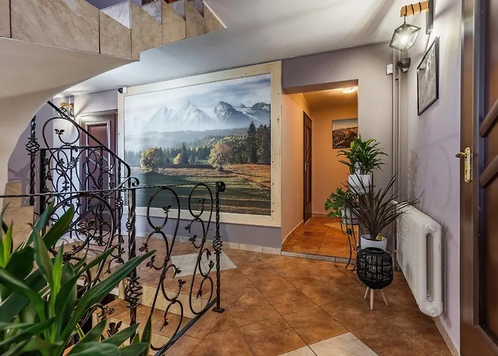 Goscinne U Malgorzaty Jacuzzi & Sauna فندق مبيت وإفطار